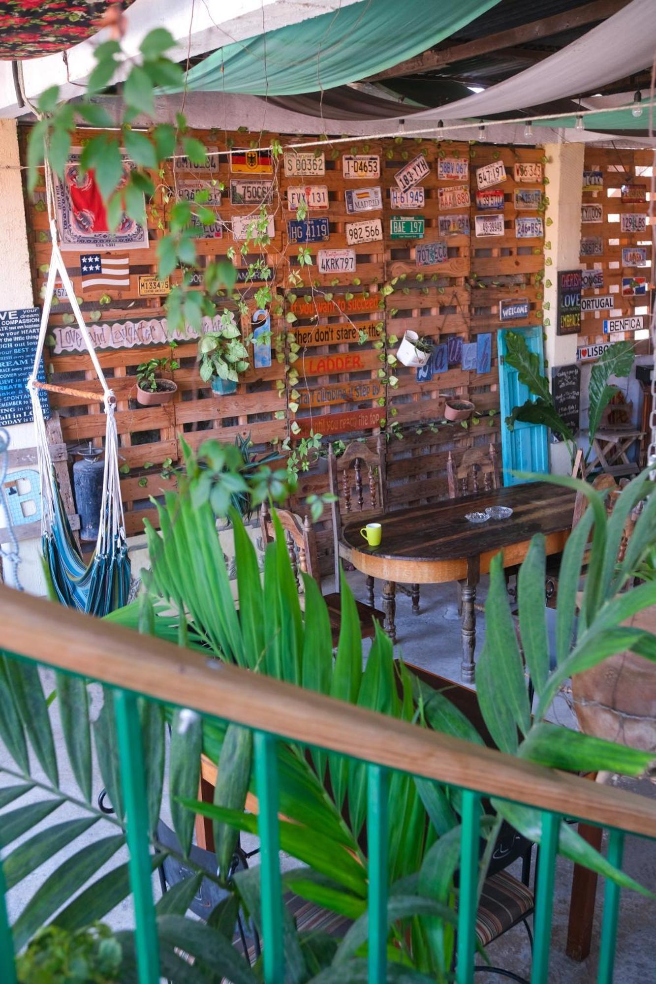 La Terraza Hostel Flores Bagian luar foto
