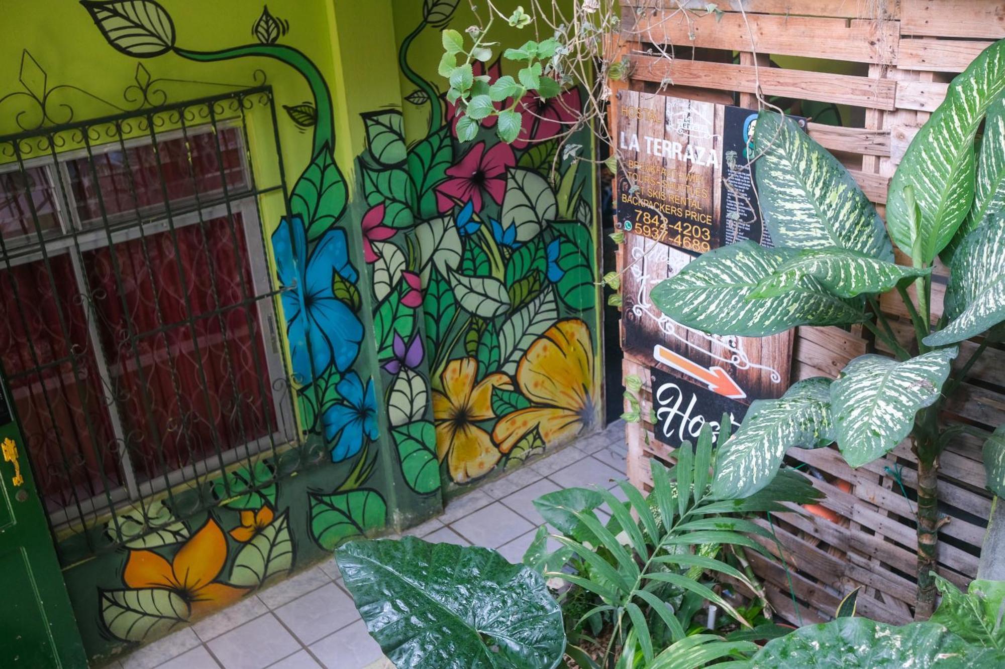 La Terraza Hostel Flores Bagian luar foto