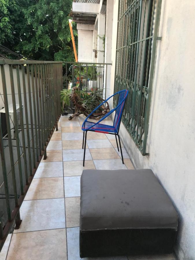 La Terraza Hostel Flores Bagian luar foto