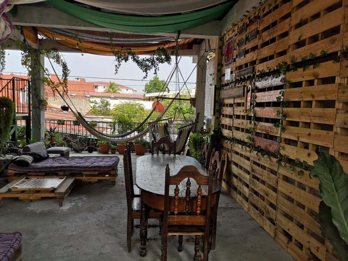 La Terraza Hostel Flores Bagian luar foto
