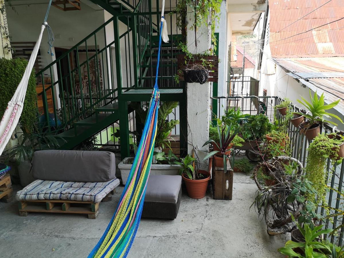 La Terraza Hostel Flores Bagian luar foto