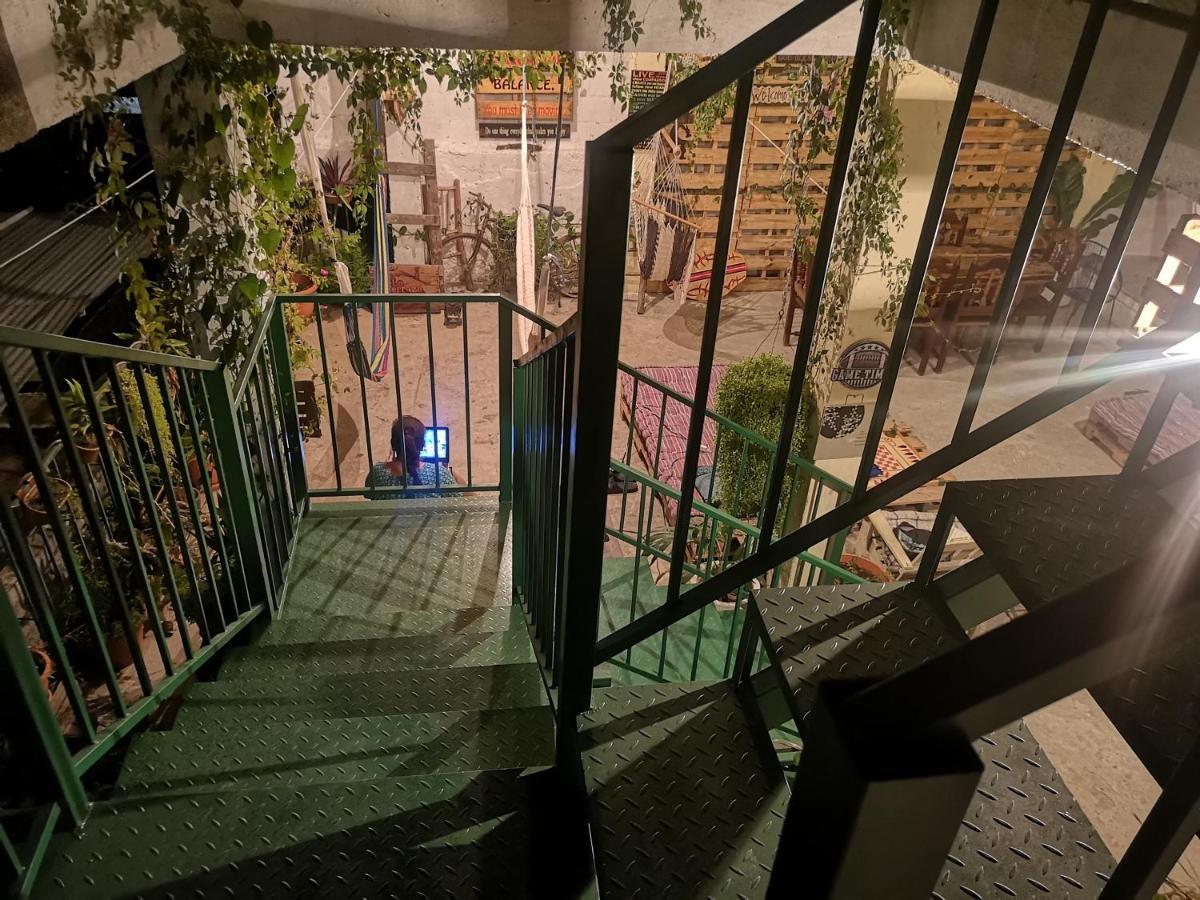 La Terraza Hostel Flores Bagian luar foto